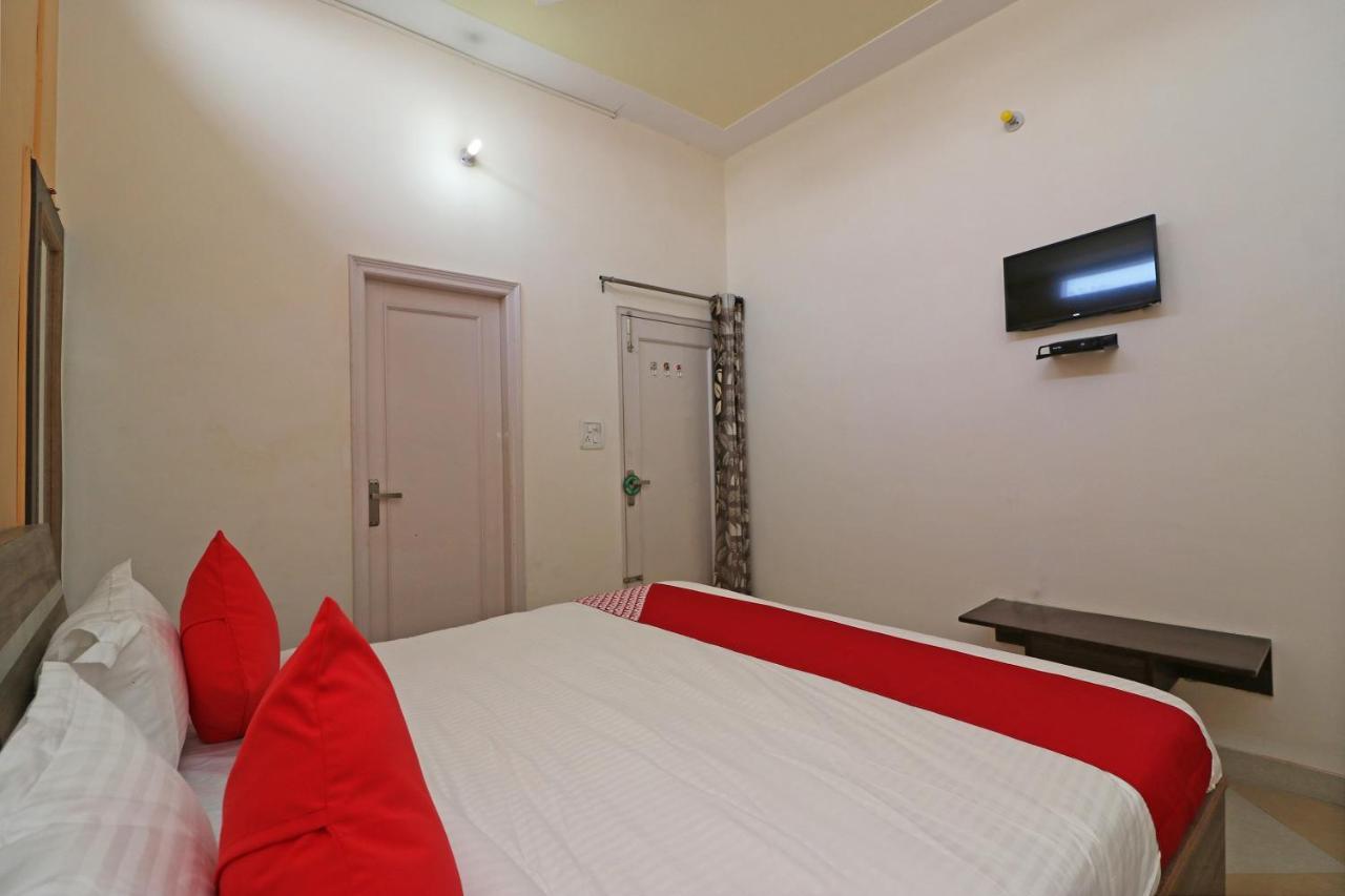 Oyo Flagship Mann Bed And Breakfast Rājpura Екстериор снимка