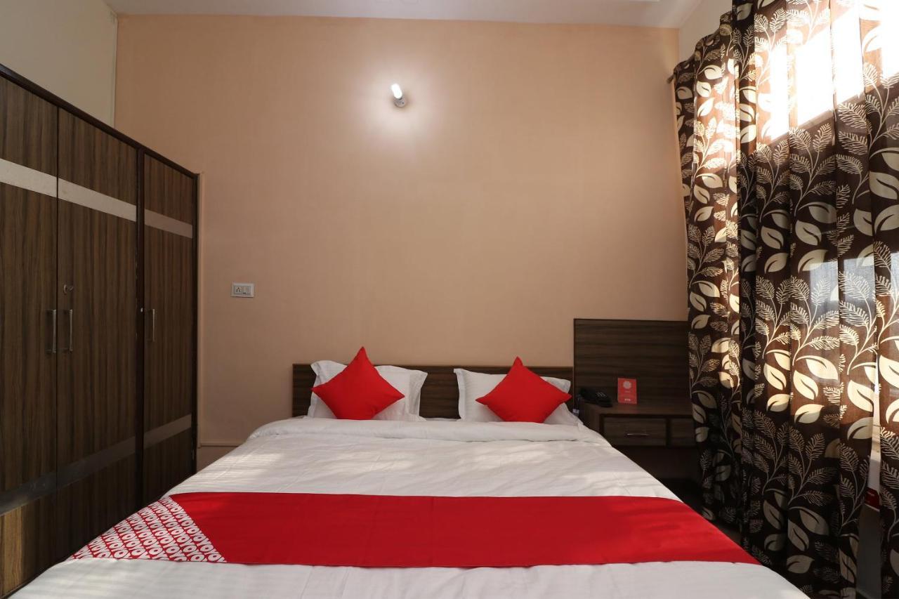 Oyo Flagship Mann Bed And Breakfast Rājpura Екстериор снимка